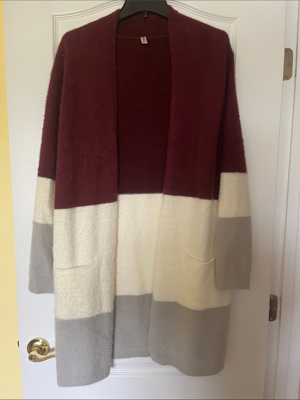 Women's Colorblock Open-Front Cardigan - Burgundy, Cream & Light Gray